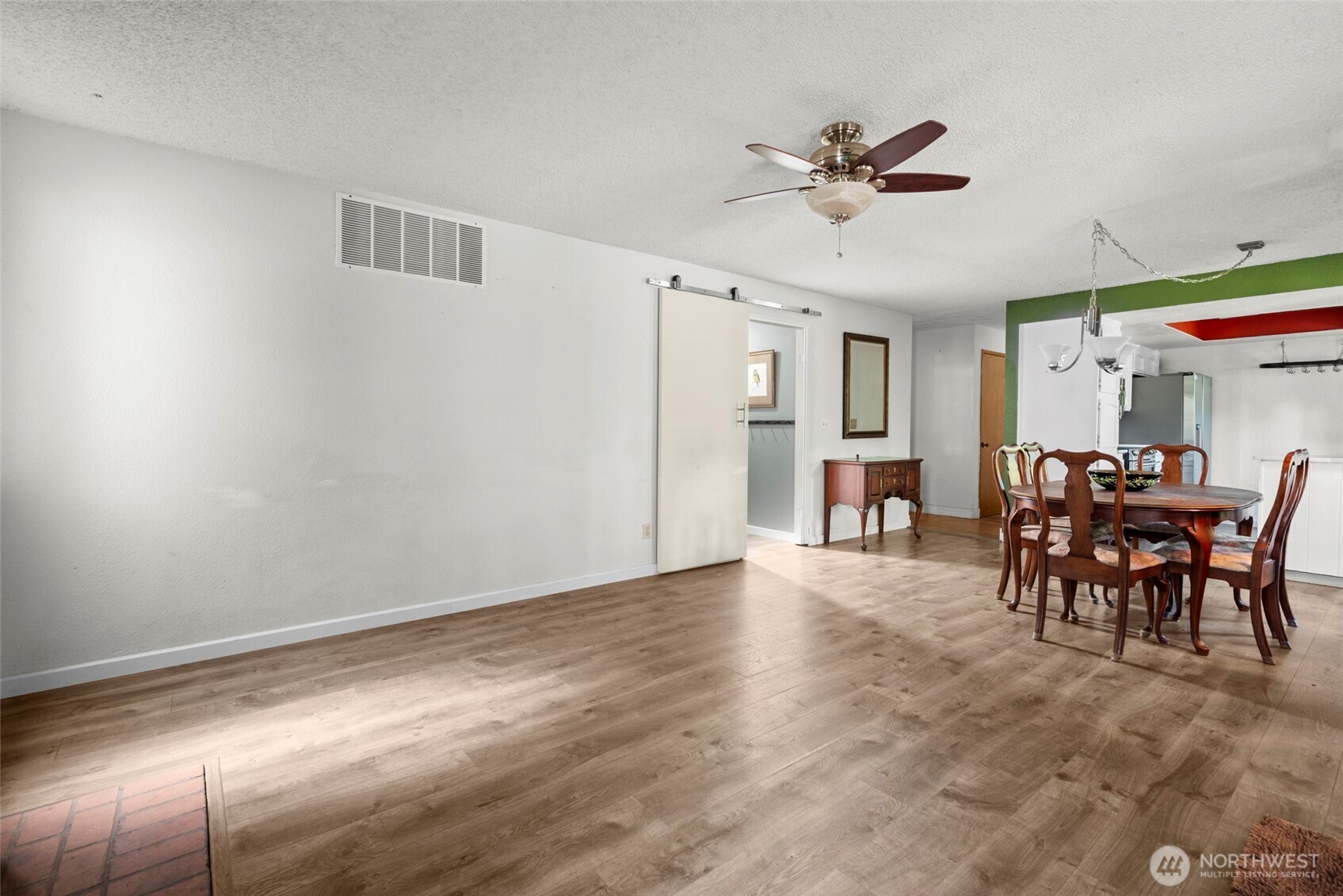 Oak Harbor, Washington, 98277, United States, 4 Bedrooms Bedrooms, ,3 BathroomsBathrooms,Residential,For Sale,1901658