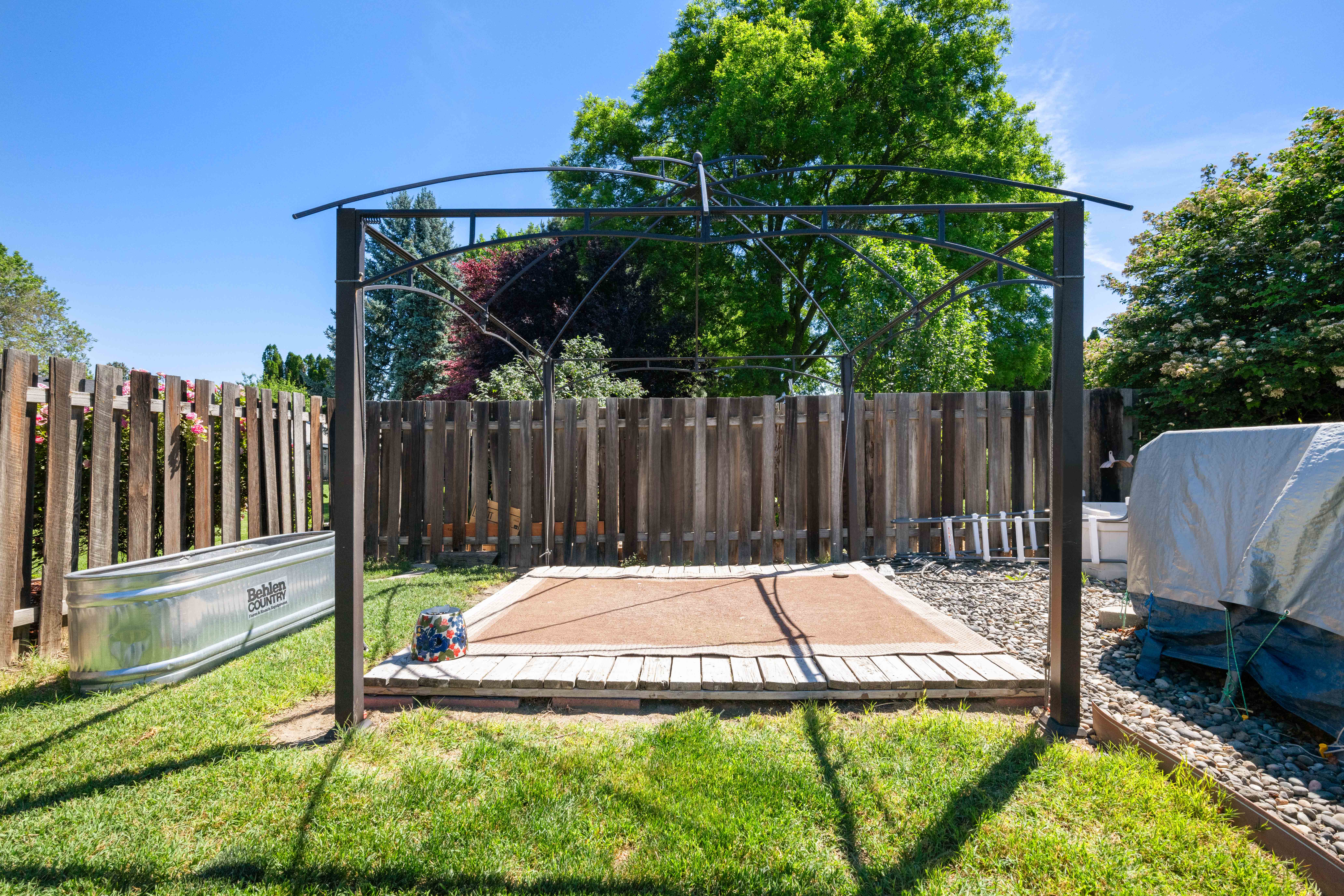  Welcome to this Charming 1-Story Home Situated On a Generous .35 Acre Lot - 物件實景