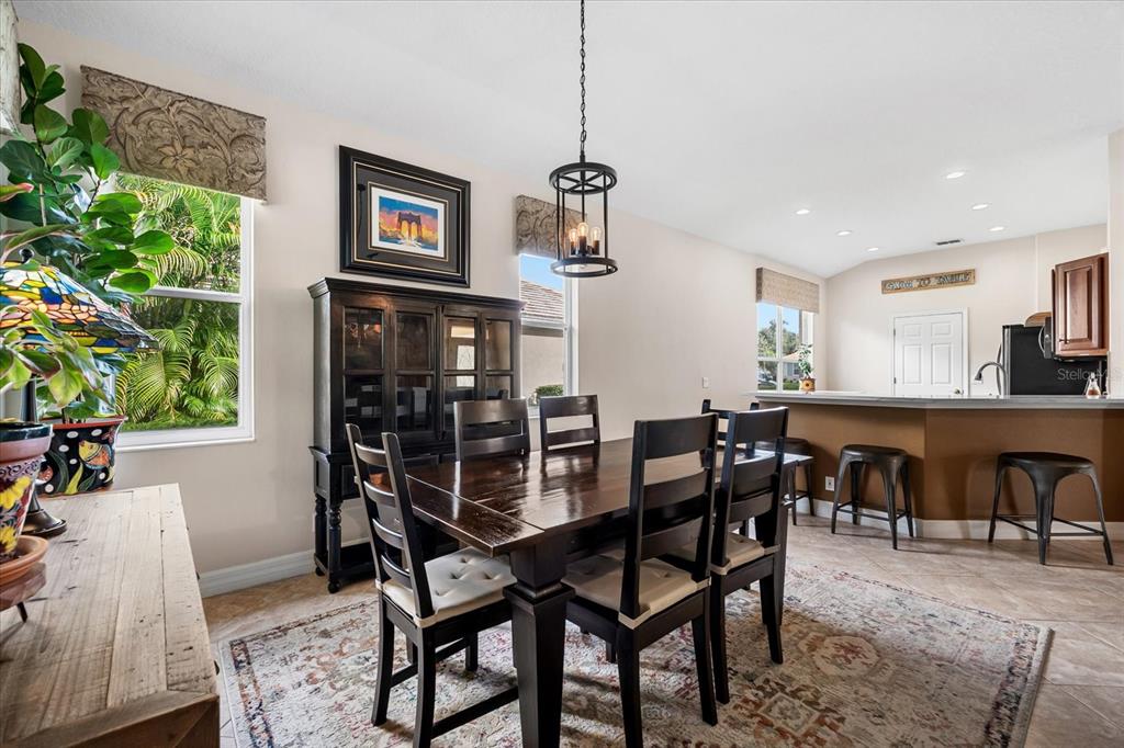 Bradenton, Florida, 34212, United States, 2 Bedrooms Bedrooms, ,2 BathroomsBathrooms,Residential,For Sale,1916954
