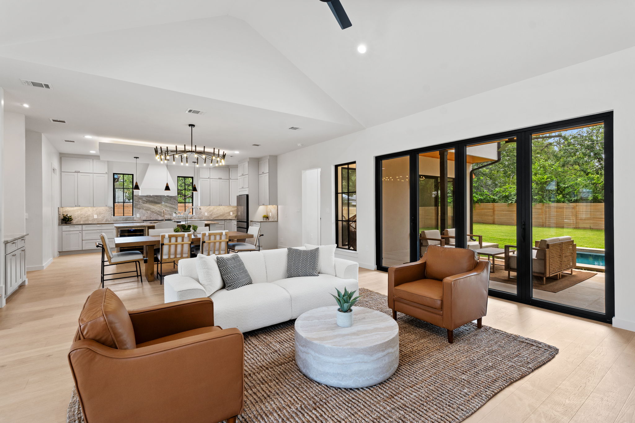 Contemporary Design with Timeless Architecture in South Austin - 物件實景