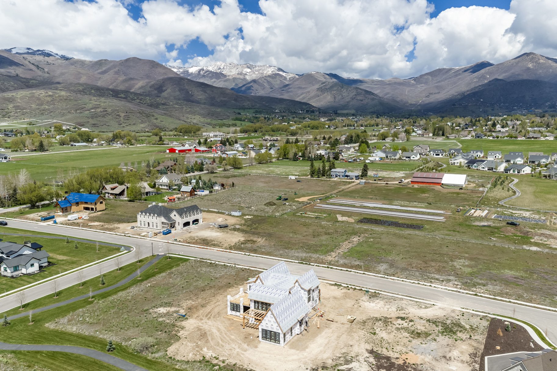 Thoughtfully Designed Home in the Heart of Midway with Mountain Views - 物件實景