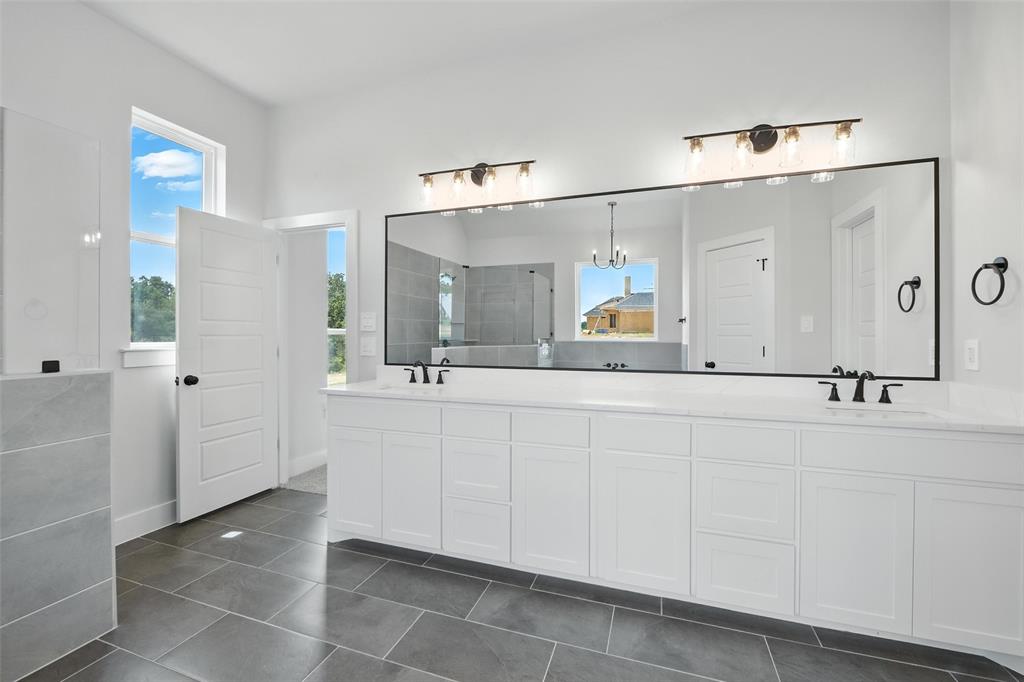 Weatherford, Texas, 76088, United States, 4 Bedrooms Bedrooms, ,3 BathroomsBathrooms,Residential,For Sale,1939670