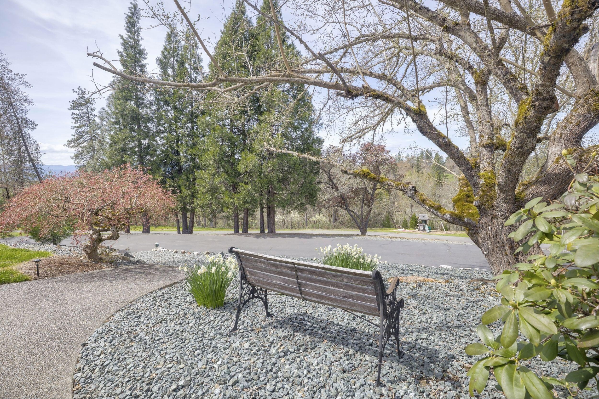 Grants Pass, Oregon, 97526, United States, 4 Bedrooms Bedrooms, ,6 BathroomsBathrooms,Residential,For Sale,1765933