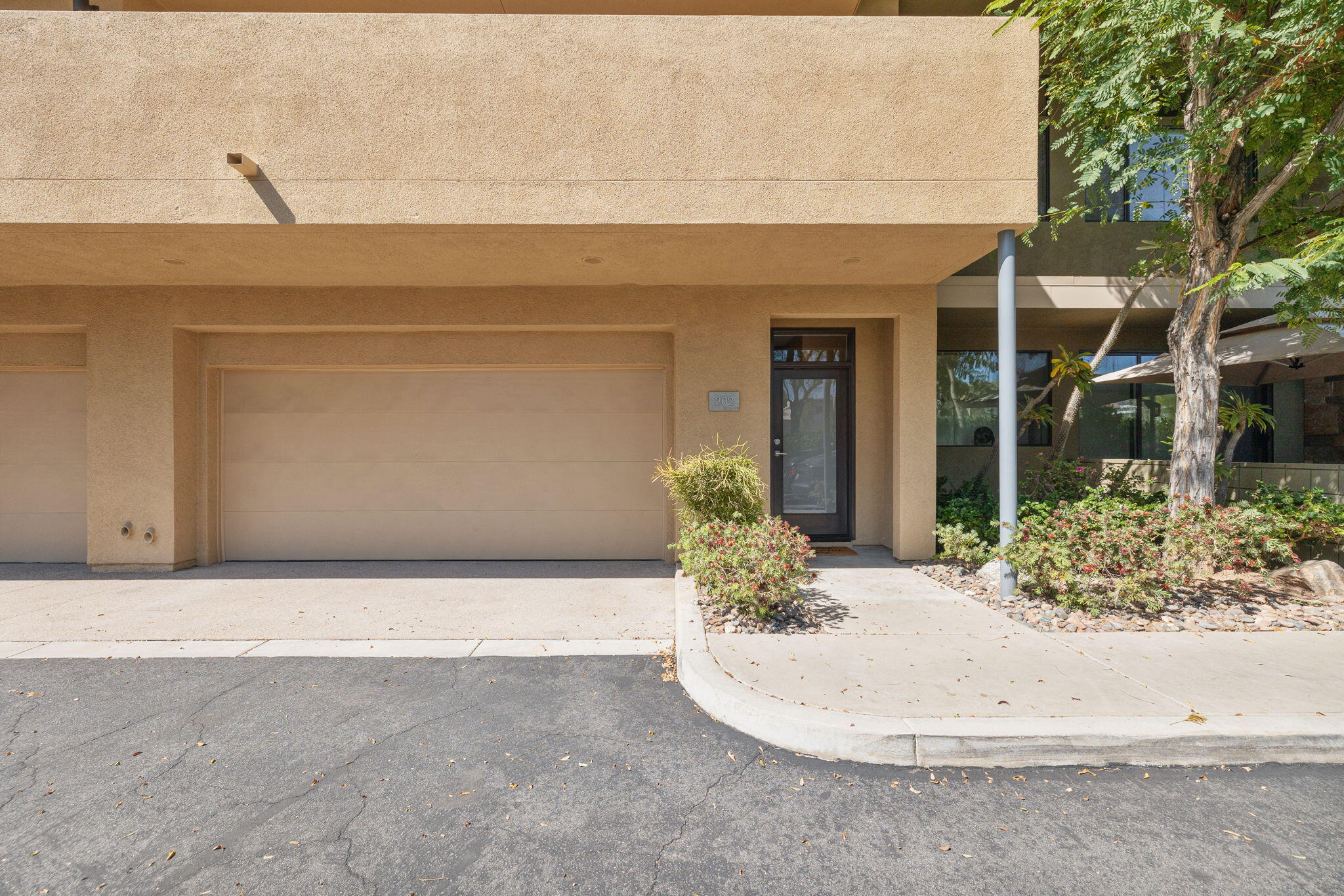 Palm Springs, California, 92264, United States, 2 Bedrooms Bedrooms, ,2 BathroomsBathrooms,Residential,For Sale,1901063