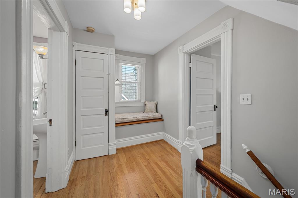 Kirkwood, Missouri, 63122, United States, 4 Bedrooms Bedrooms, ,4 BathroomsBathrooms,Residential,For Sale,1986224