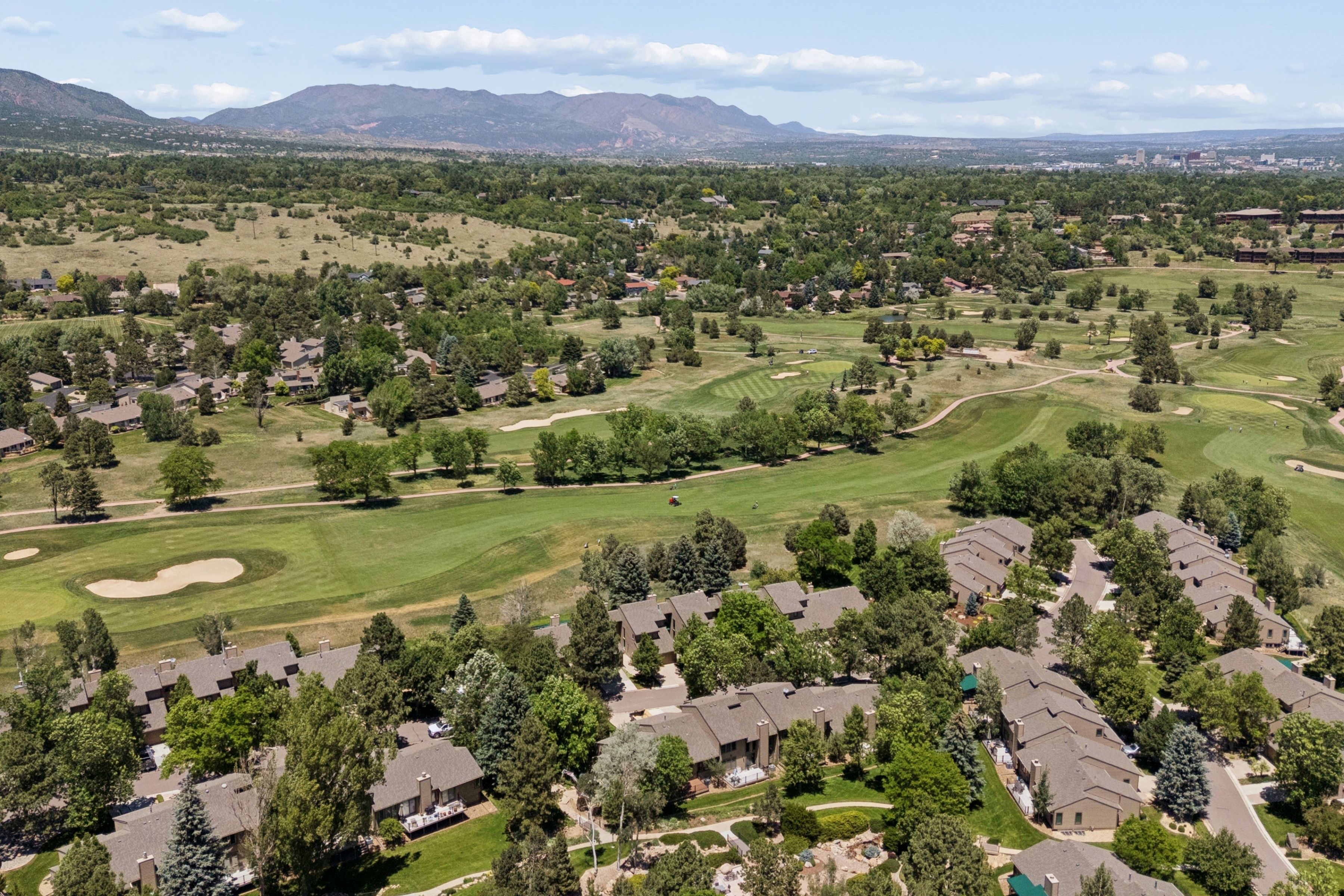  Fairway Living with Front-Row Mountain Views - 物件實景