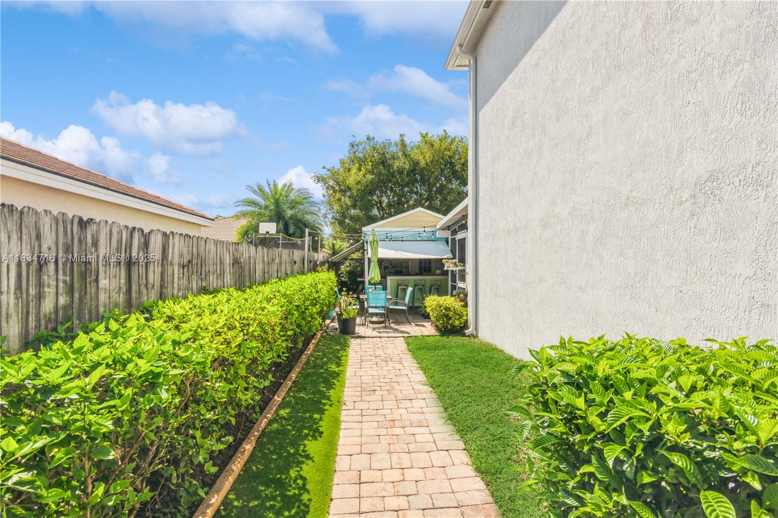 Homestead, Florida, 33033, United States, 5 Bedrooms Bedrooms, ,3 BathroomsBathrooms,Residential,For Sale,1882287