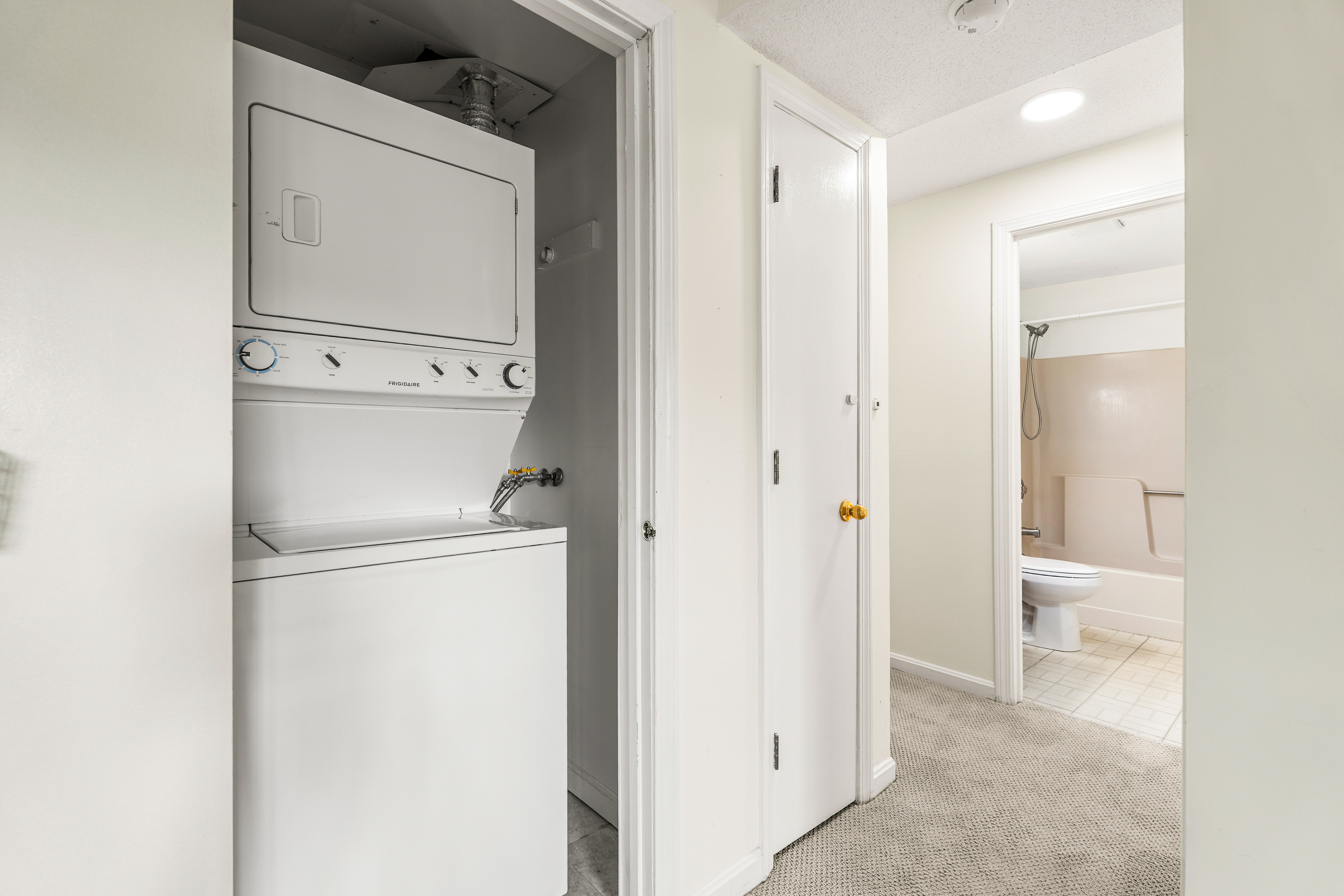  1202 White Cedar Boulevard, Portsmouth, NH 03801 - 物件實景