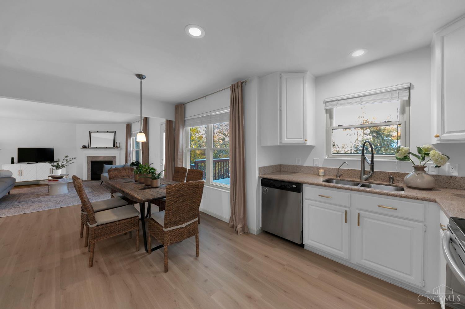 Loveland, Ohio, 45140, United States, 4 Bedrooms Bedrooms, ,3 BathroomsBathrooms,Residential,For Sale,1992143