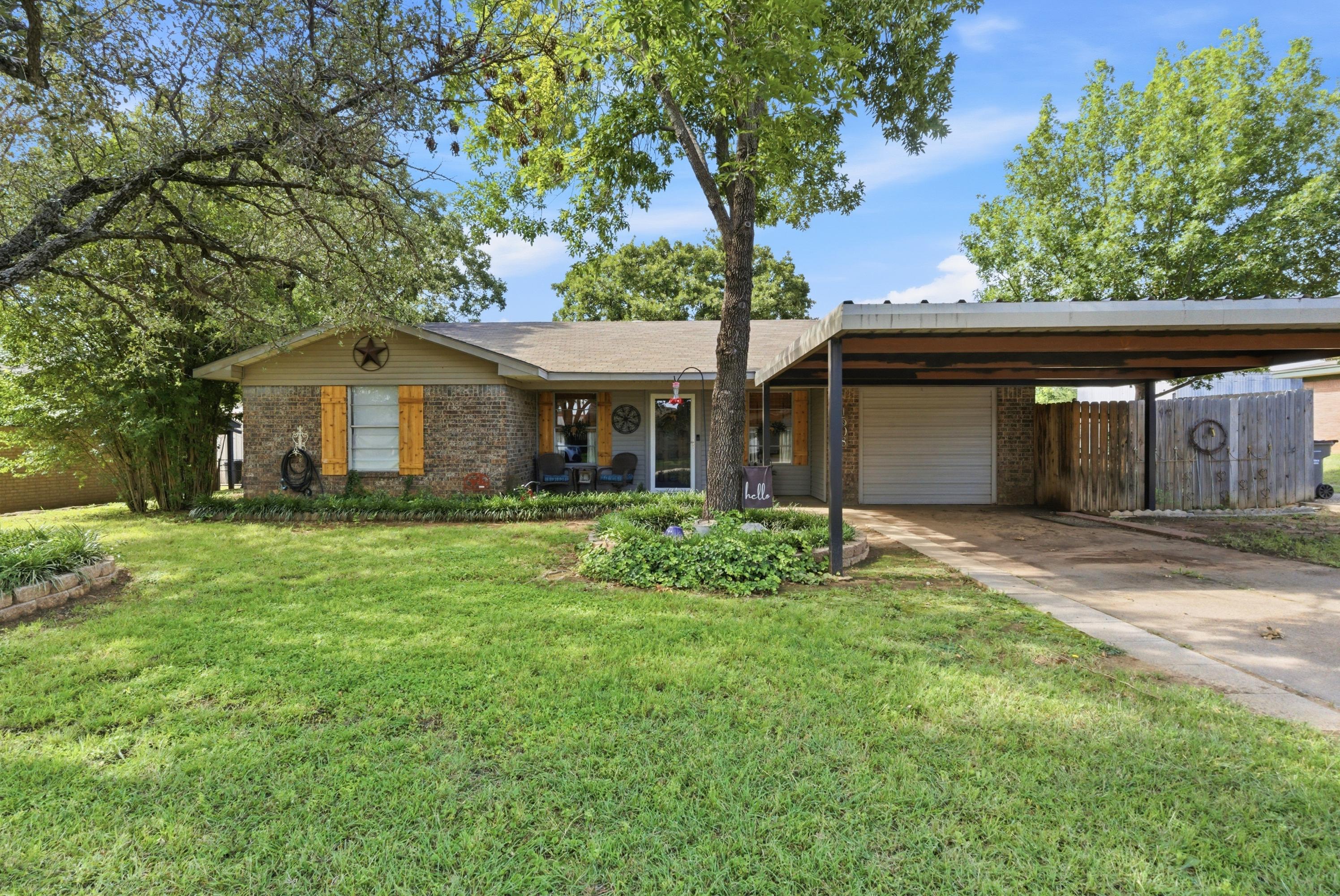  1508 Avenue D, Graham, TX, 76450 - 物件實景