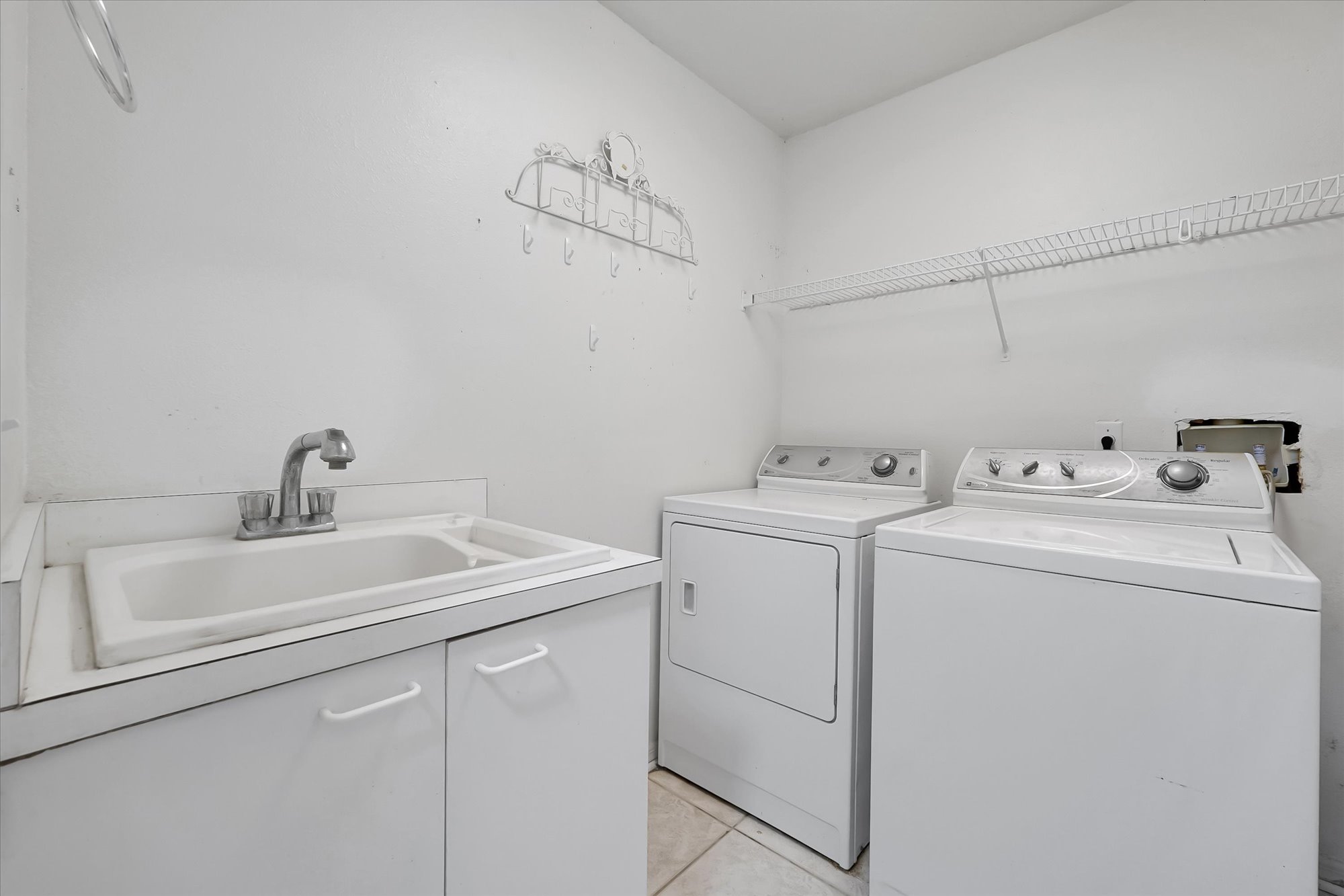 Orlando, Florida, 32833, United States, 4 Bedrooms Bedrooms, ,2 BathroomsBathrooms,Residential,For Sale,1995372