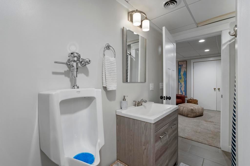 Harbor Springs, Michigan, 49740, United States, 4 Bedrooms Bedrooms, ,3 BathroomsBathrooms,Residential,For Sale,1889979