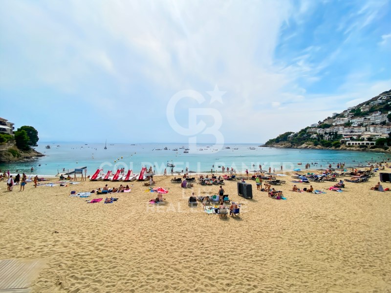 Roses, Catalonia, ES, 4 Bedrooms Bedrooms, ,2 BathroomsBathrooms,Residential,For Sale,1932080