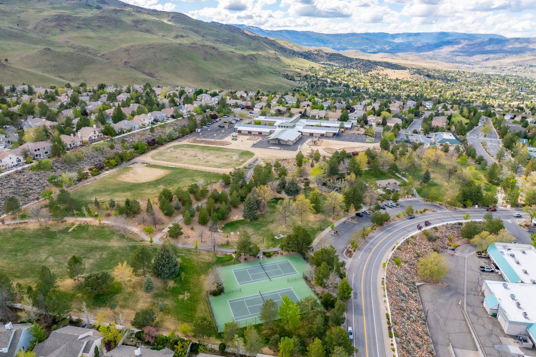  where  comfort meets effortless living in caughlin ranch - 物件實景