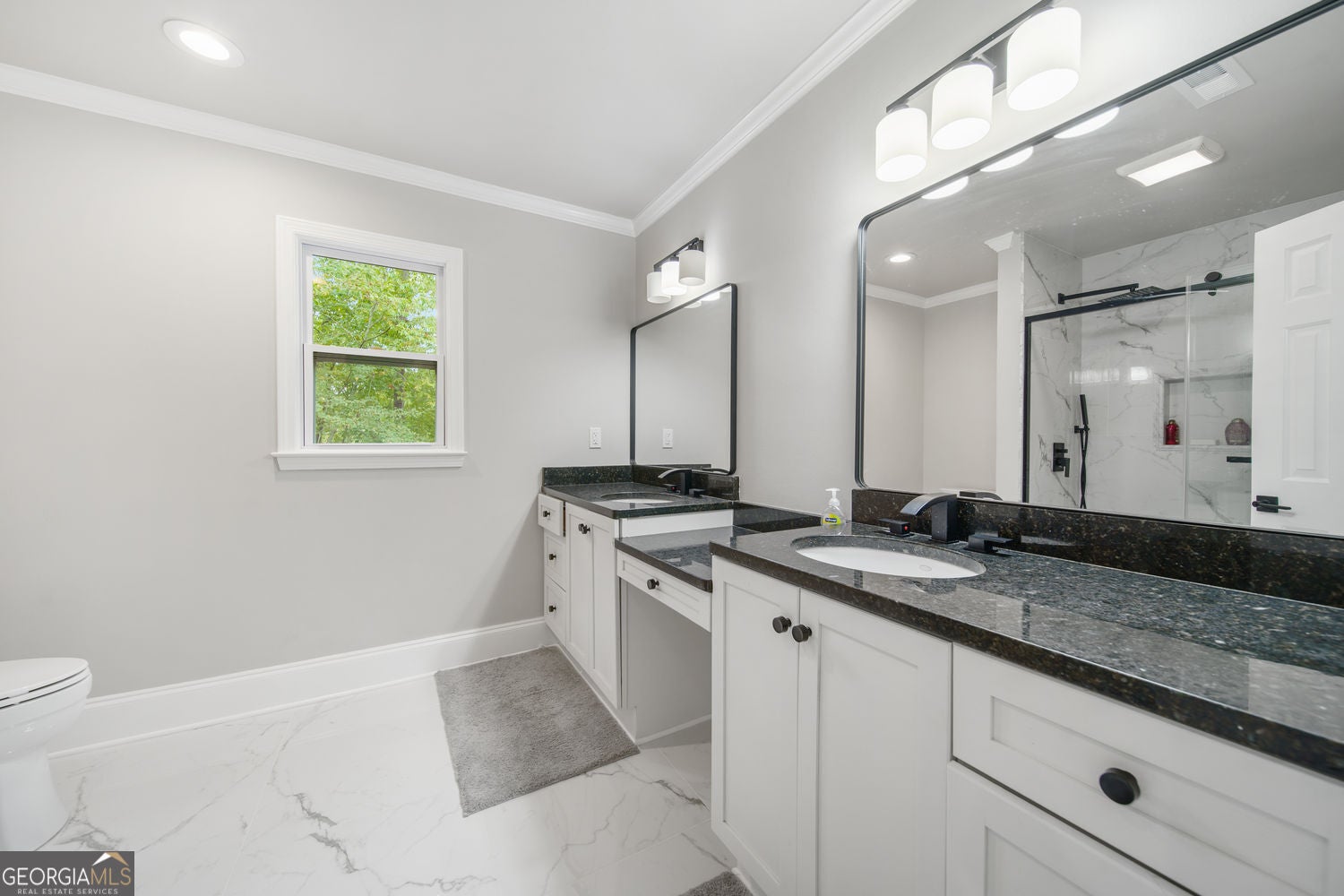 Atlanta, Georgia, 30350, United States, 8 Bedrooms Bedrooms, ,6 BathroomsBathrooms,Residential,For Sale,1992514