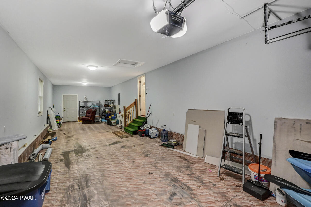 Albrightsville, Pennsylvania, 18210, United States, 4 Bedrooms Bedrooms, ,5 BathroomsBathrooms,Residential,For Sale,1982857