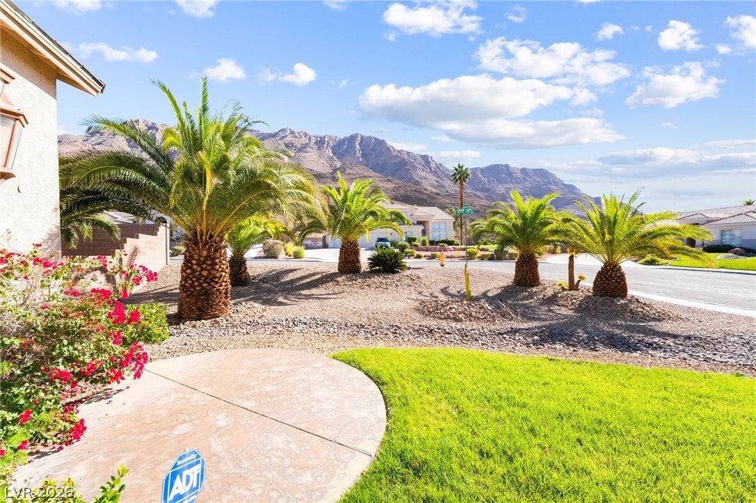 Las Vegas, Nevada, 89110, United States, 6 Bedrooms Bedrooms, ,3 BathroomsBathrooms,Residential,For Sale,1987091