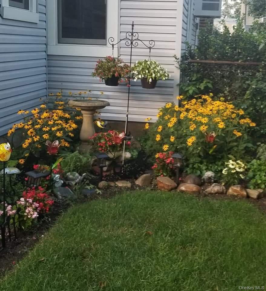 Mineola, New York, 11501, United States, 4 Bedrooms Bedrooms, ,2 BathroomsBathrooms,Residential,For Sale,2005697