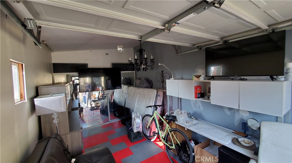 Los Angeles, California, 90006, United States, ,Residential,For Sale,1987381