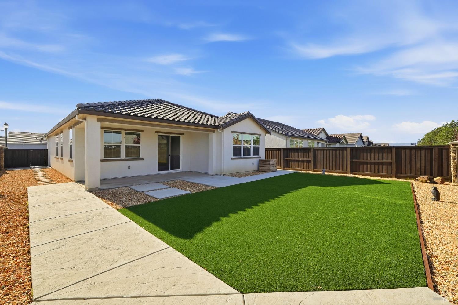 Dixon, California, 95620, United States, 2 Bedrooms Bedrooms, ,2 BathroomsBathrooms,Residential,For Sale,2005407