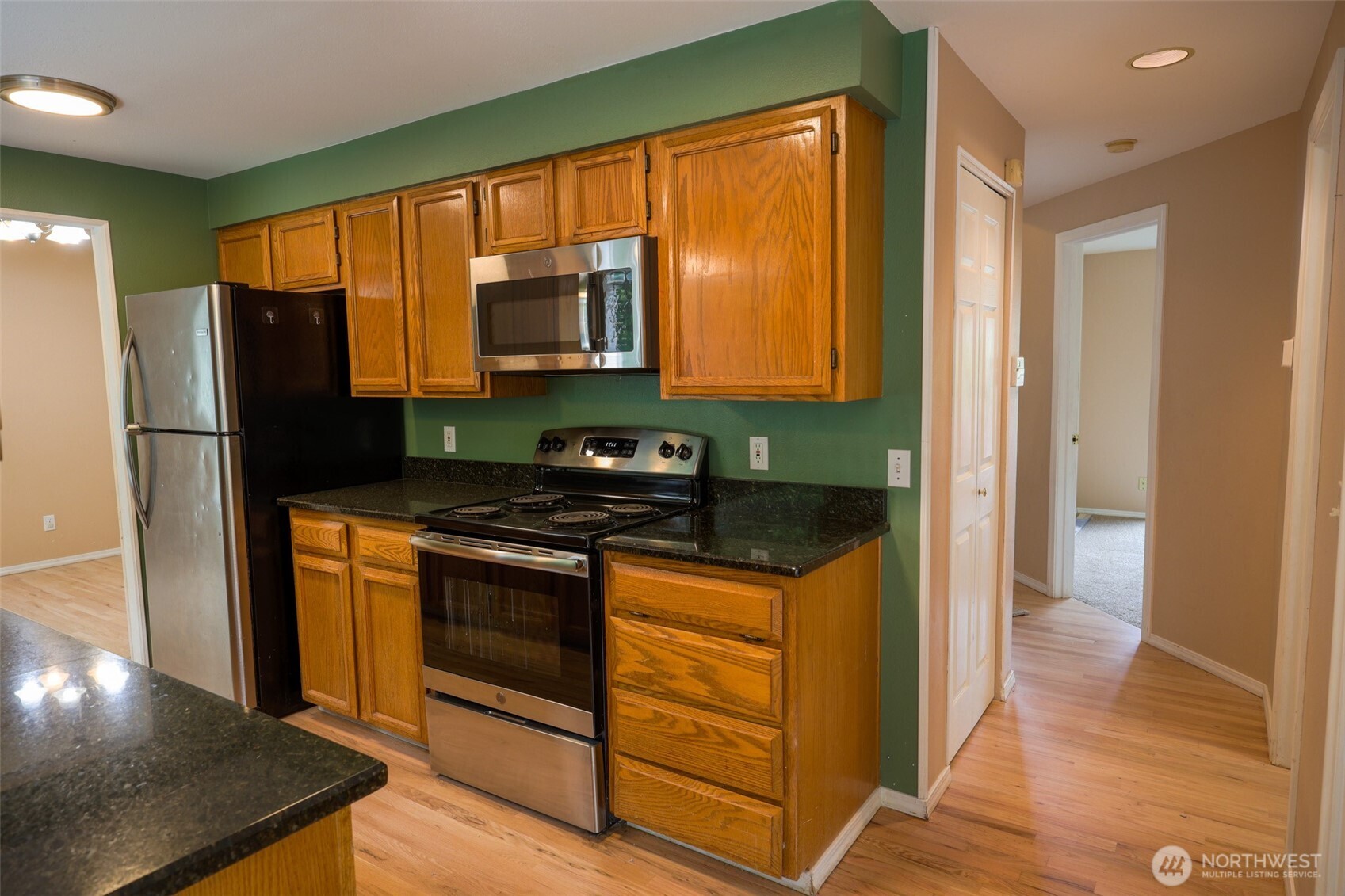 Auburn, Washington, 98092, United States, 4 Bedrooms Bedrooms, ,2 BathroomsBathrooms,Residential,For Sale,1893613