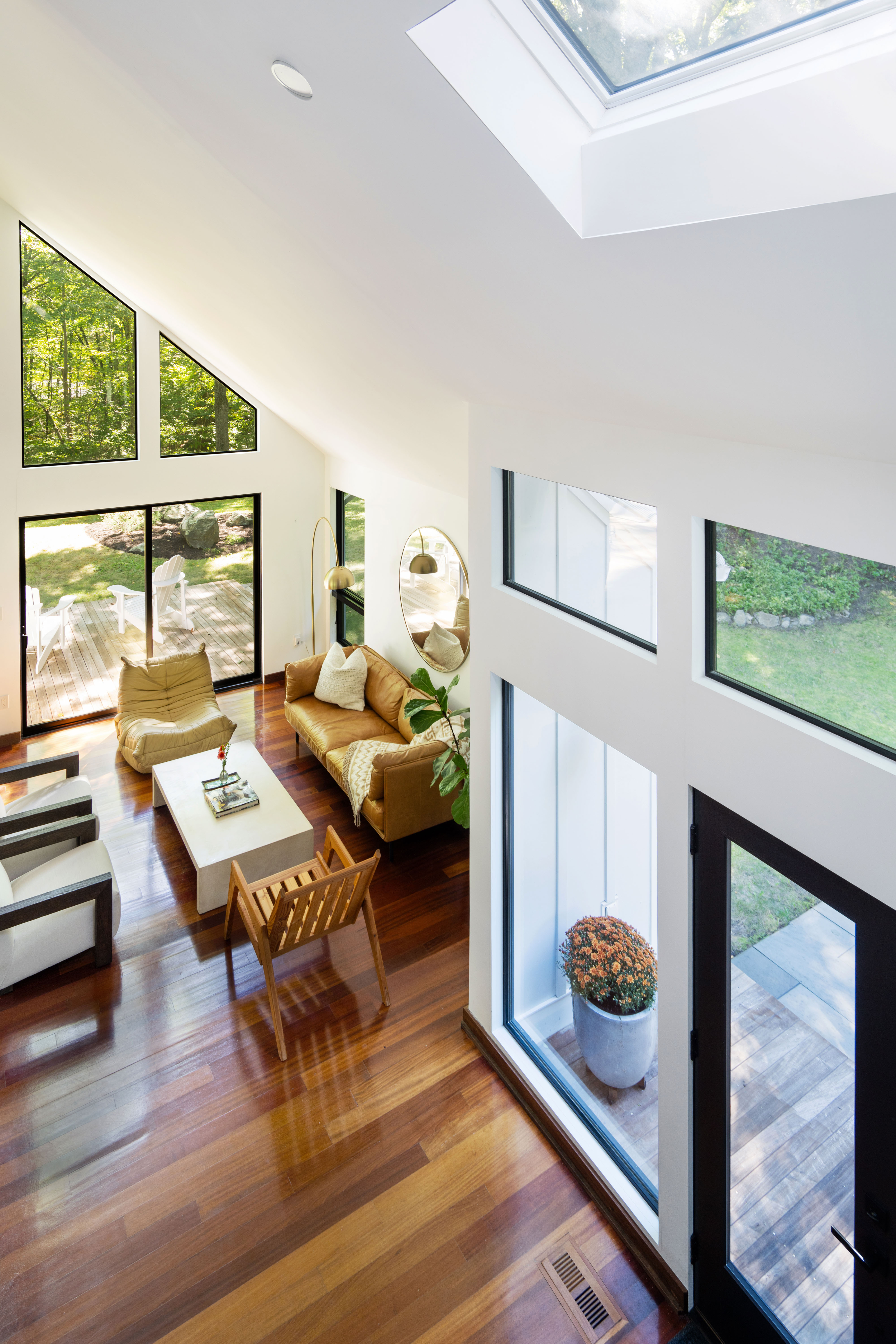  Sunlit Architectural Modern Home - 物件實景