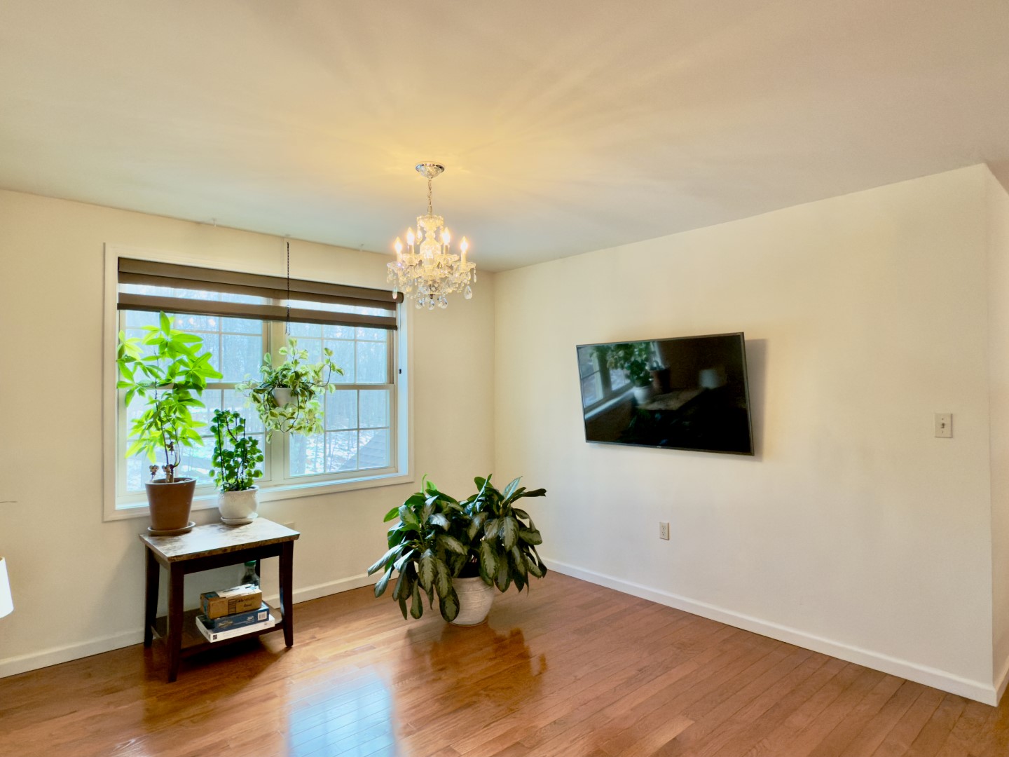 Hawley, Pennsylvania, 18428, United States, 3 Bedrooms Bedrooms, ,2 BathroomsBathrooms,Residential,For Sale,1995739