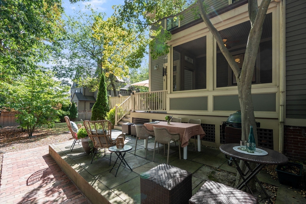 Cambridge, Massachusetts, 02140, United States, 4 Bedrooms Bedrooms, ,4 BathroomsBathrooms,Residential,For Sale,1947050