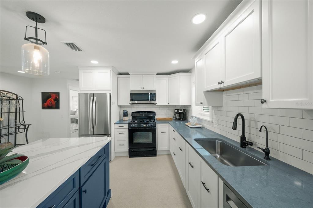 Holmes Beach, Florida, 34217, United States, 3 Bedrooms Bedrooms, ,3 BathroomsBathrooms,Residential,For Sale,1902788
