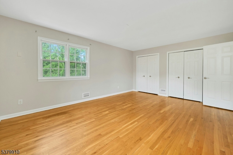 Mendham Boro, New Jersey, 07945, United States, 2 Bedrooms Bedrooms, ,3 BathroomsBathrooms,Residential,For Sale,1926186
