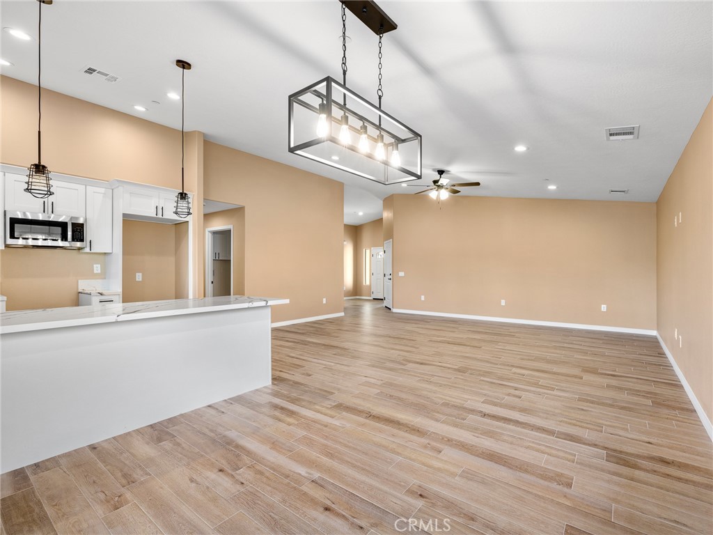 Victorville, California, 92395, United States, 3 Bedrooms Bedrooms, ,2 BathroomsBathrooms,Residential,For Sale,1948419