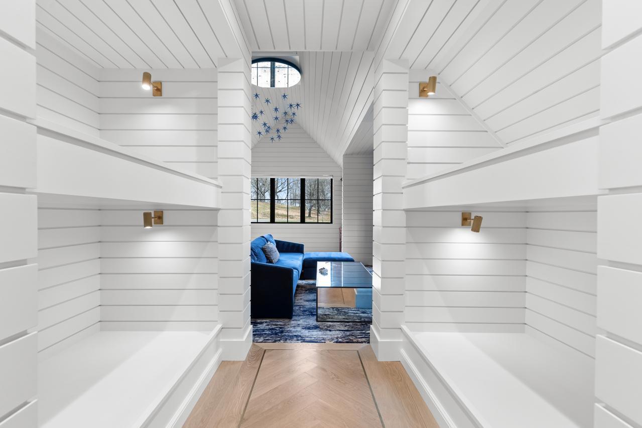 Orono, Minnesota, 55391, United States, 6 Bedrooms Bedrooms, ,3 BathroomsBathrooms,Residential,For Sale,2000639