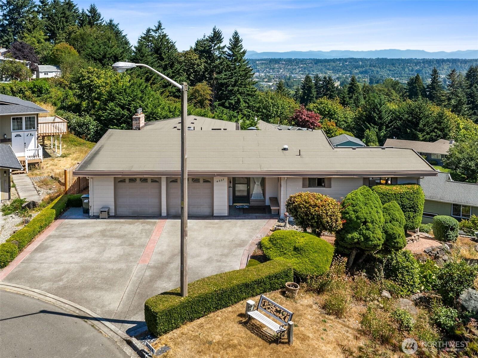 KENT, Washington, 98032, United States, 4 Bedrooms Bedrooms, ,3 BathroomsBathrooms,Residential,For Sale,1927250