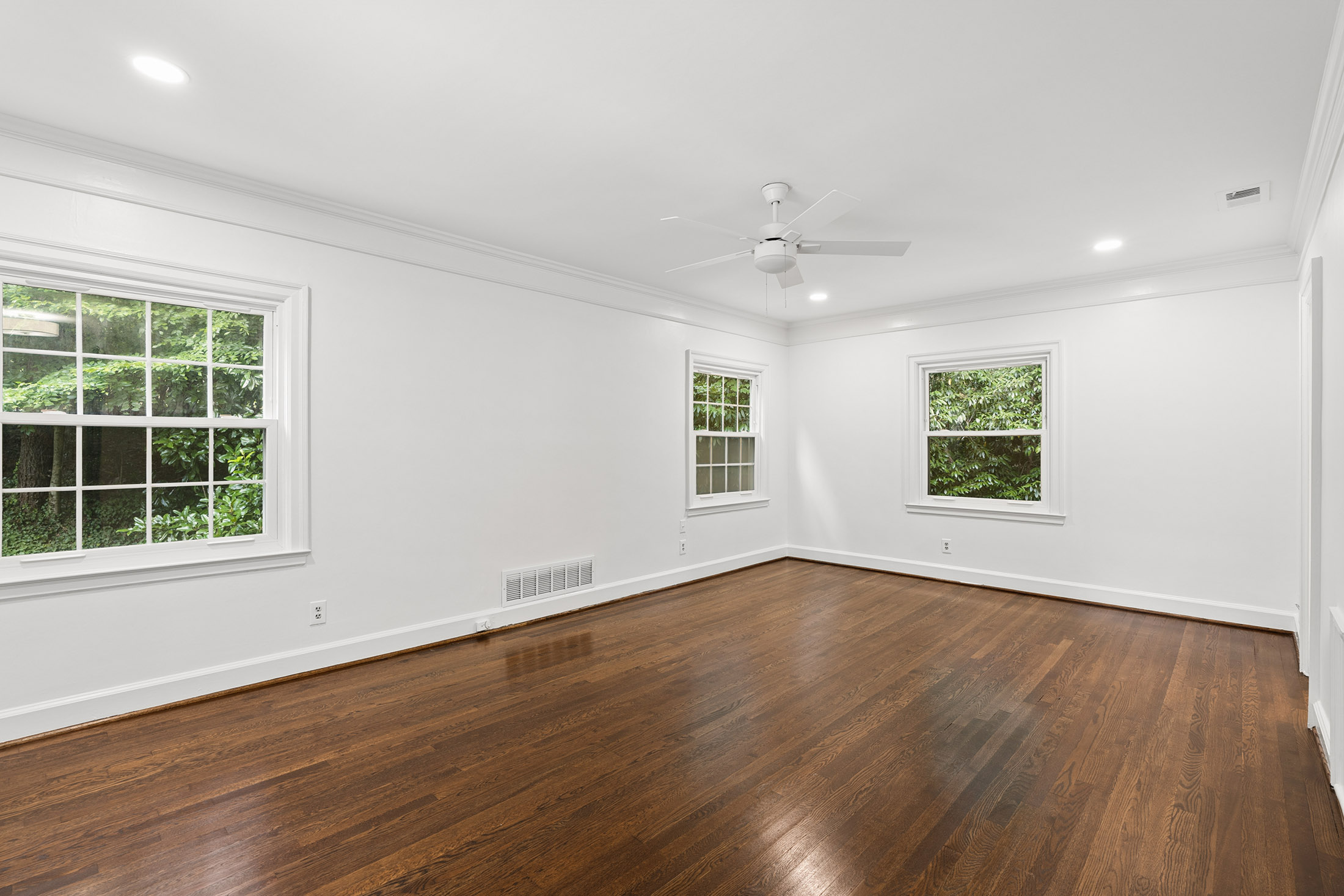  Beautiful Sandy Springs Home Offers Exceptional Space and Flexible Living - 物件實景