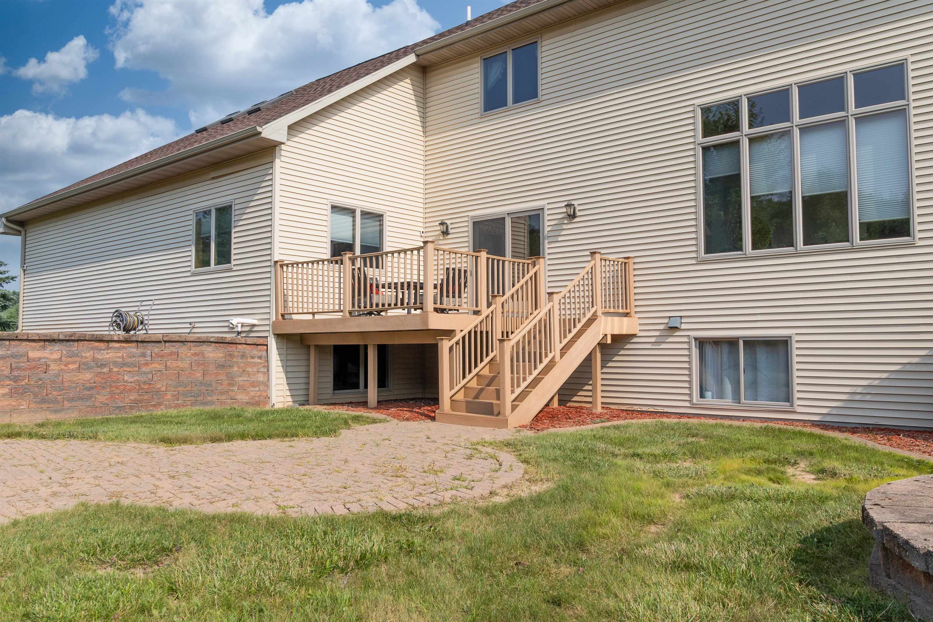 SEYMOUR, Wisconsin, 54115, United States, 4 Bedrooms Bedrooms, ,4 BathroomsBathrooms,Residential,For Sale,1926224