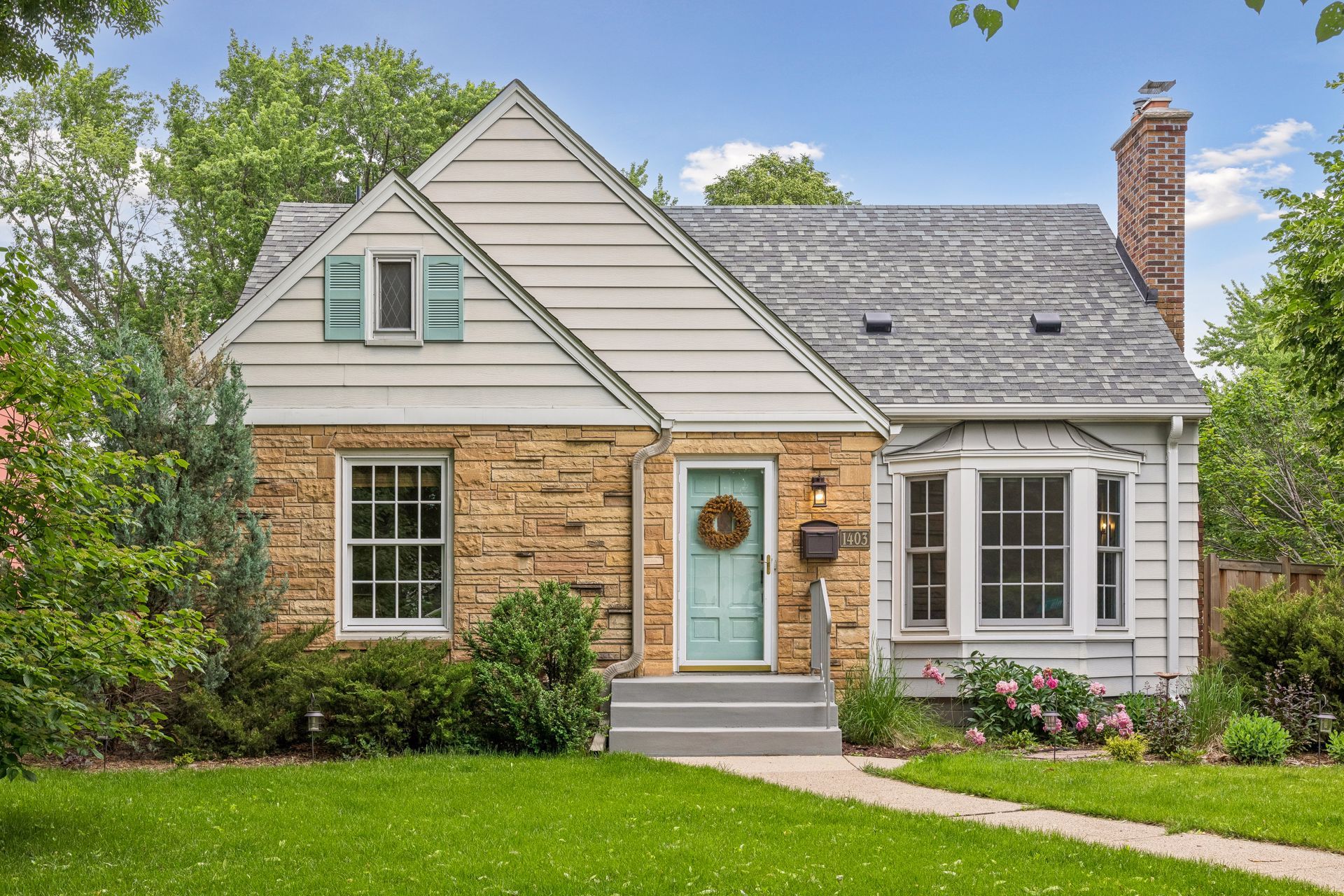  Thoughtfully Updated Falcon Heights Home Near Como Park - 物件實景
