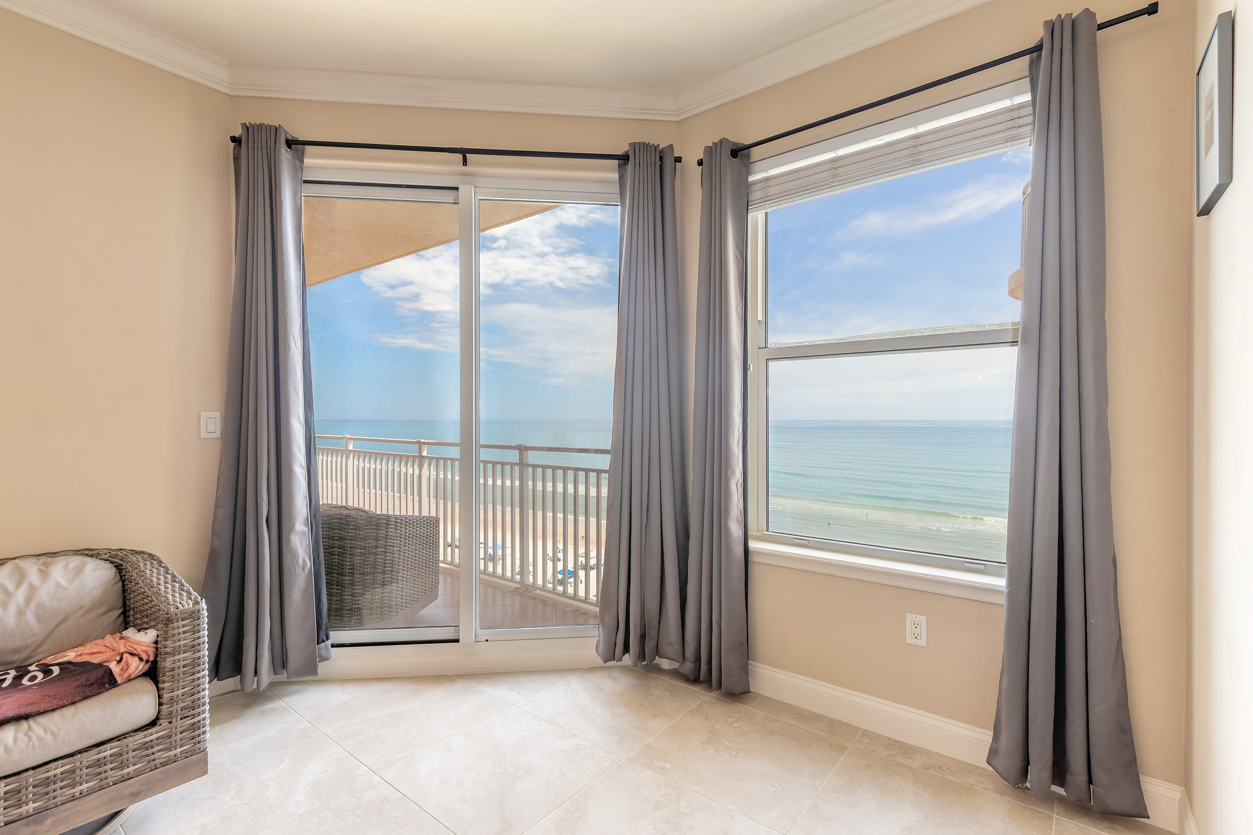Daytona Beach, Florida, 32118, United States, 3 Bedrooms Bedrooms, ,3 BathroomsBathrooms,Residential,For Sale,1887964