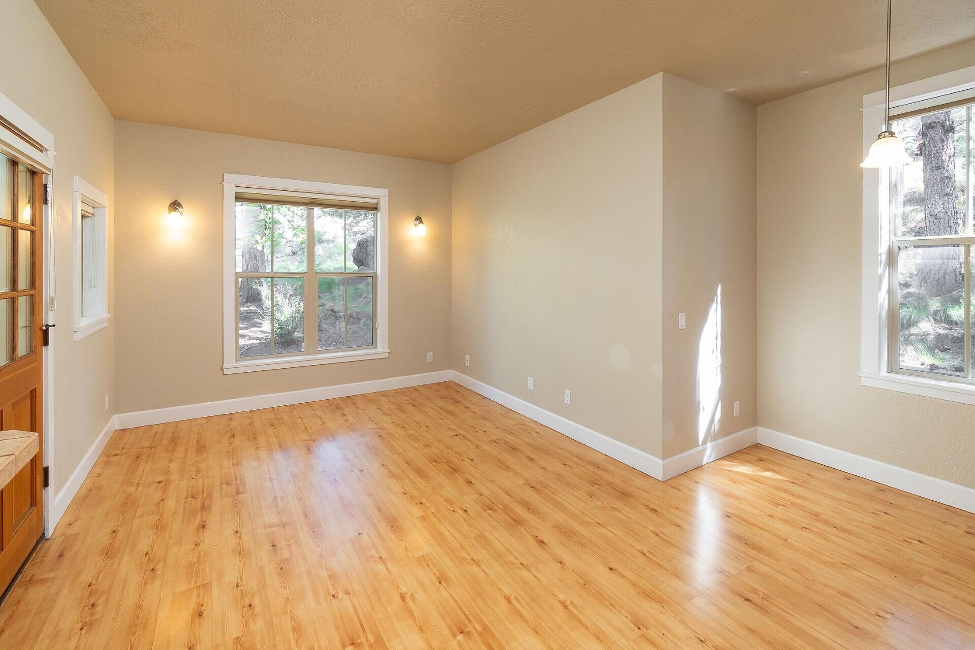 Bend, Oregon, 97703, United States, 2 Bedrooms Bedrooms, ,1 BathroomBathrooms,Residential,For Sale,1848666