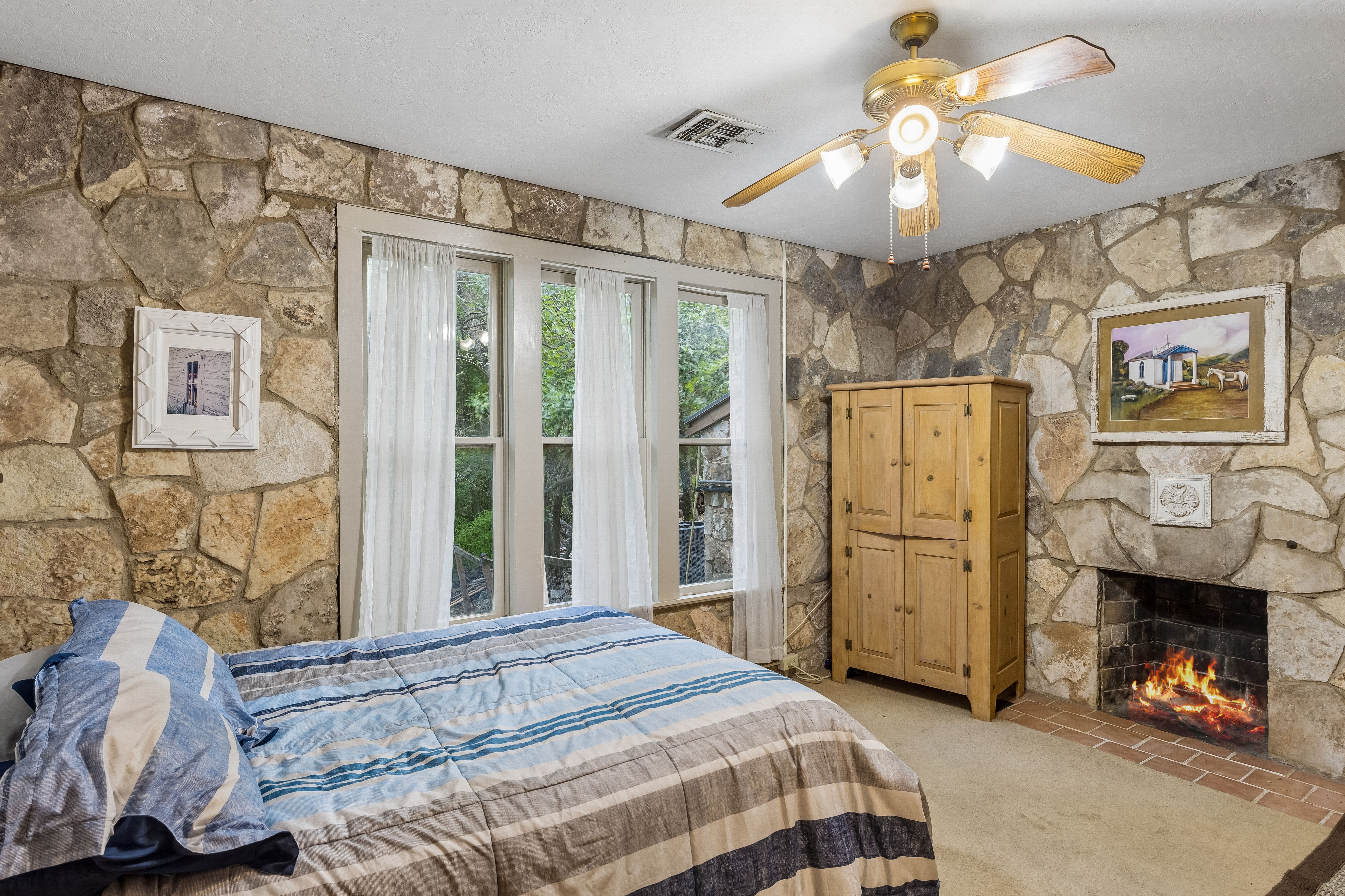  Spanish-Style Historic Woodland Retreat in Helotes - 物件實景
