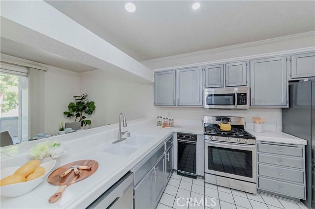 San Pedro, California, 90732, United States, 2 Bedrooms Bedrooms, ,3 BathroomsBathrooms,Residential,For Sale,1974009