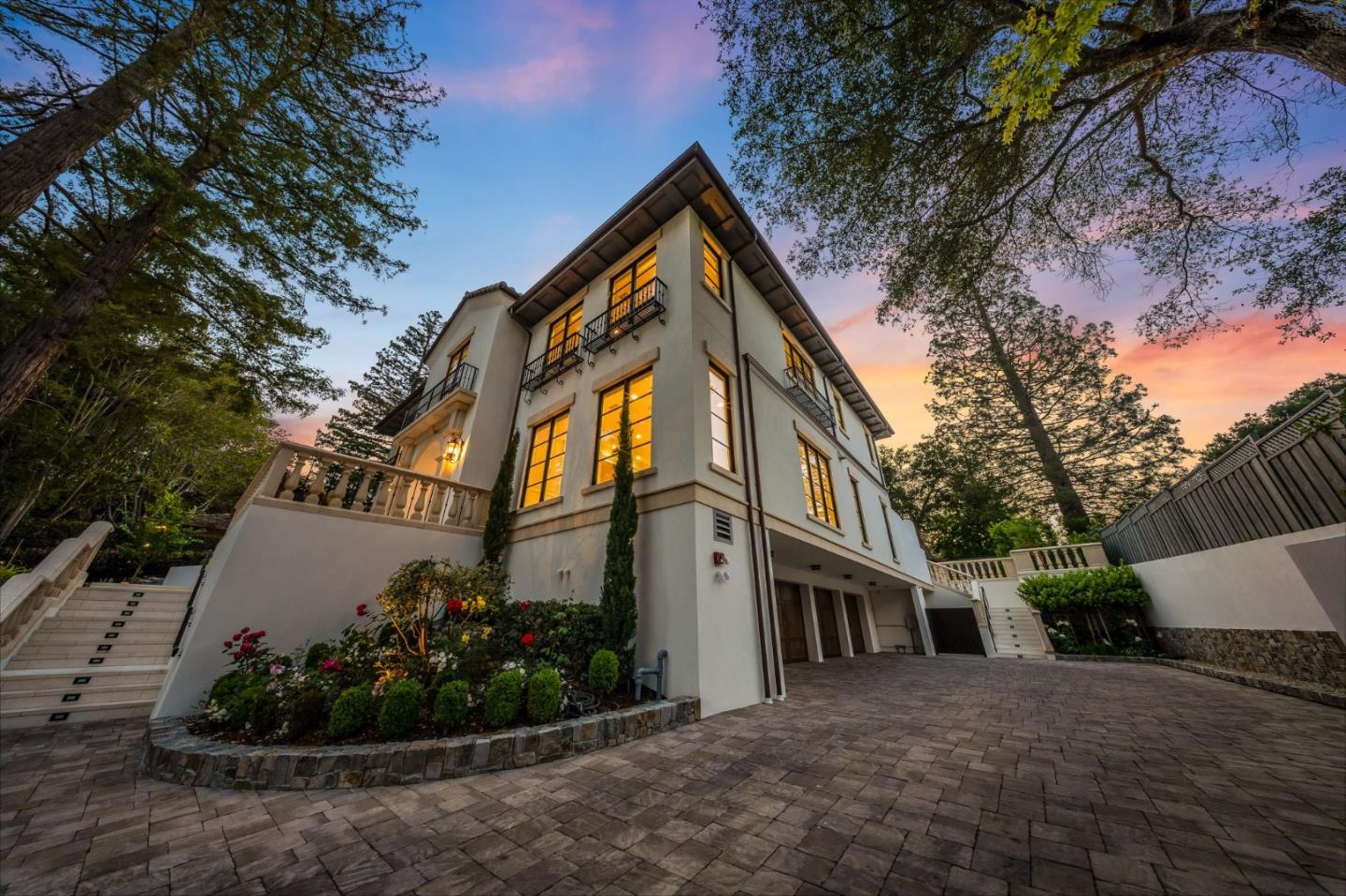 San Mateo, California, 94402, United States, 4 Bedrooms Bedrooms, ,6 BathroomsBathrooms,Residential,For Sale,1836989