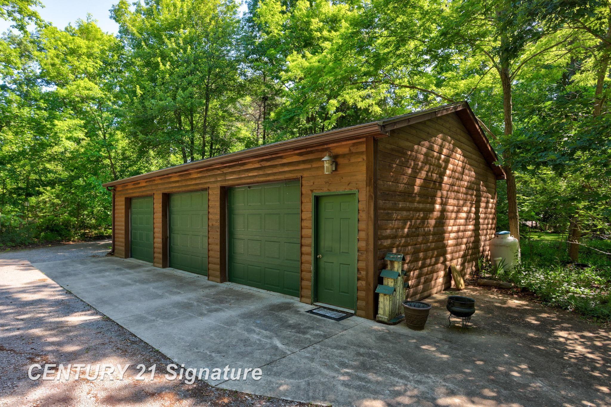 Chesaning, Michigan, 48616, United States, 4 Bedrooms Bedrooms, ,3 BathroomsBathrooms,Residential,For Sale,1980512