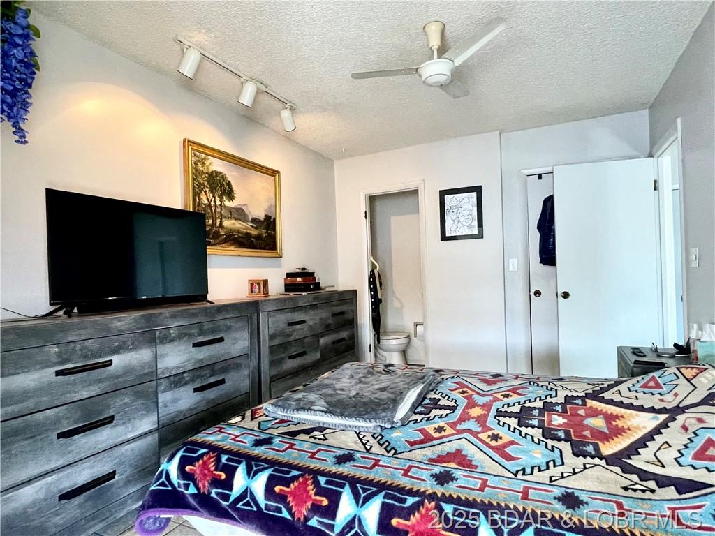 Gravois Mills, Missouri, 65037, United States, 5 Bedrooms Bedrooms, ,4 BathroomsBathrooms,Residential,For Sale,1829995