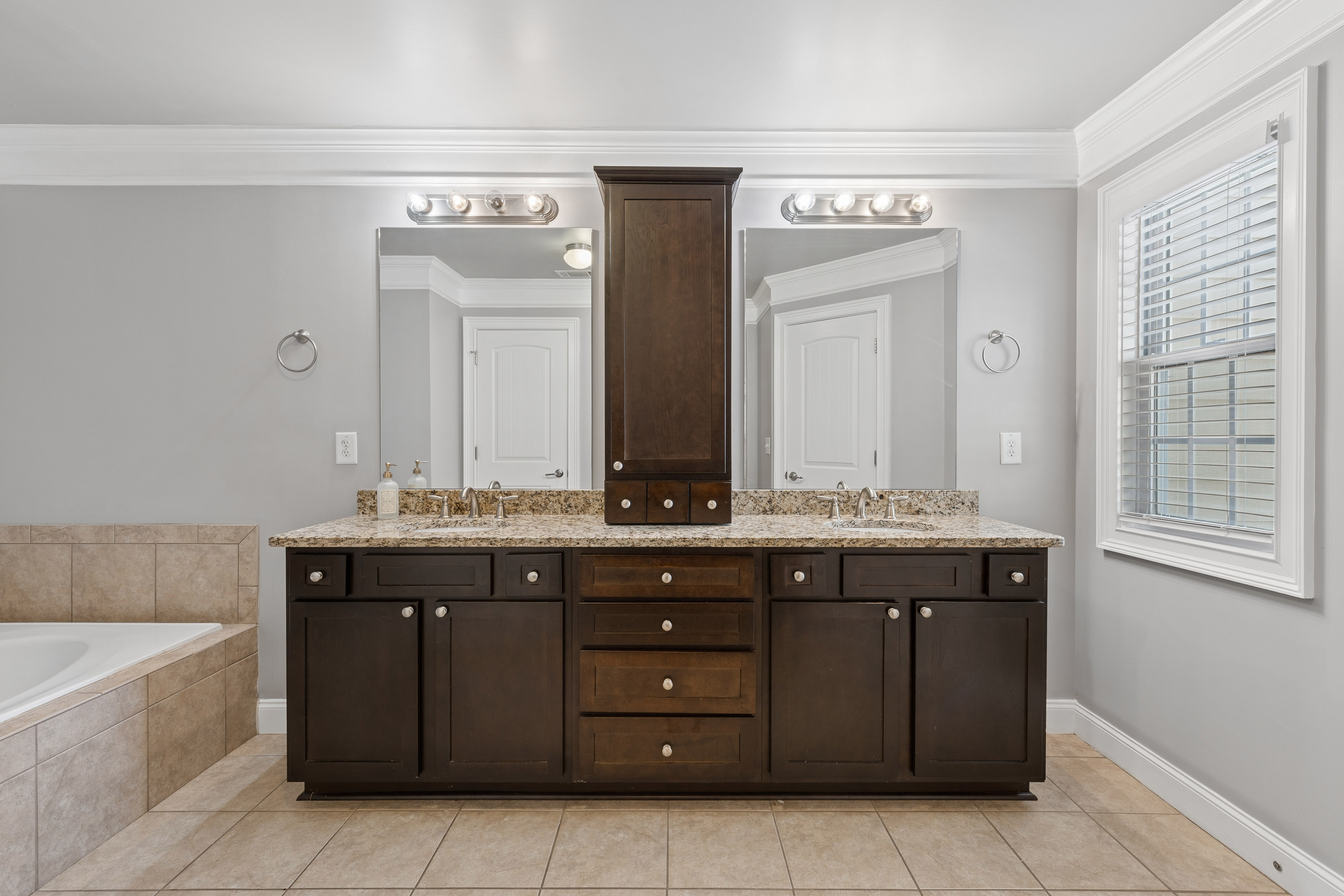  Beautiful Townhome in Fantastic Decatur Location - 物件實景