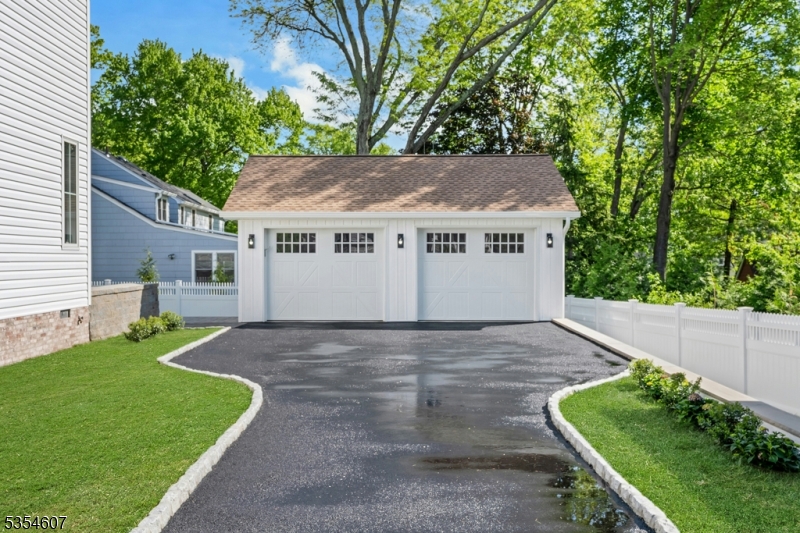 Chatham Boro, New Jersey, 07928, United States, 5 Bedrooms Bedrooms, ,5 BathroomsBathrooms,Residential,For Sale,1805398