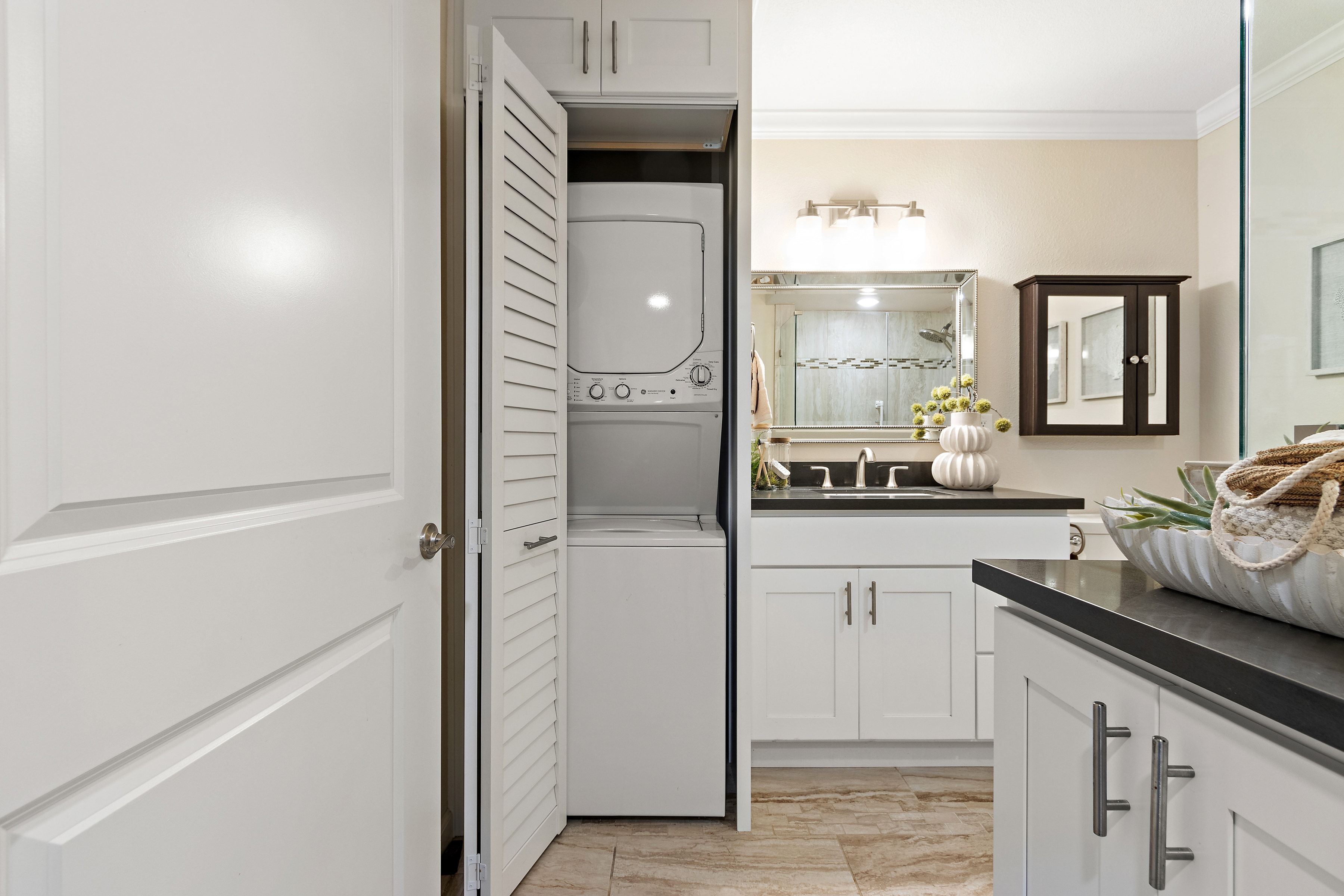  Light-Filled Rossmoor Retreat with Resort-Style Living - 物件實景