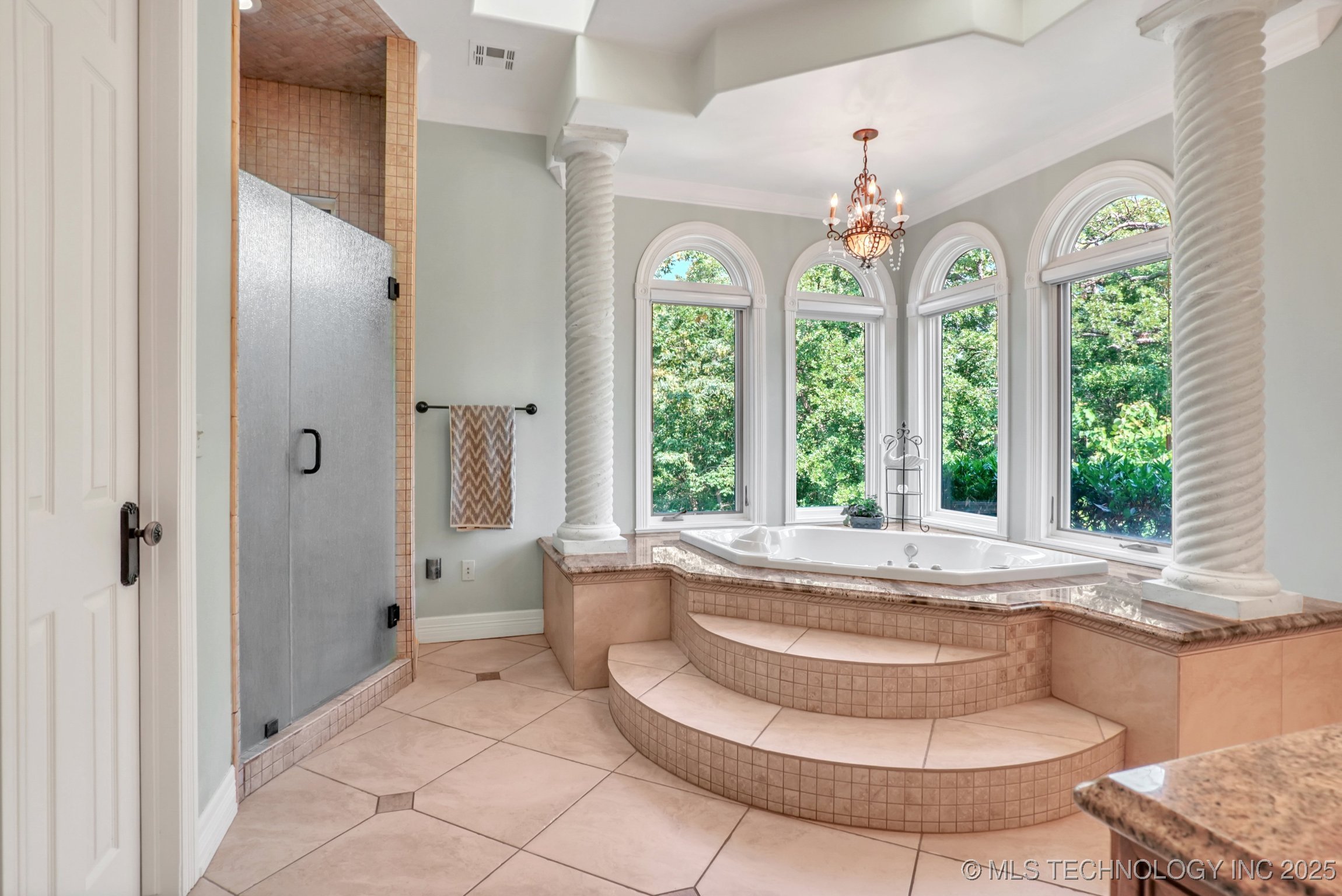 Tulsa, Oklahoma, 74132, United States, 4 Bedrooms Bedrooms, ,3 BathroomsBathrooms,Residential,For Sale,1917084