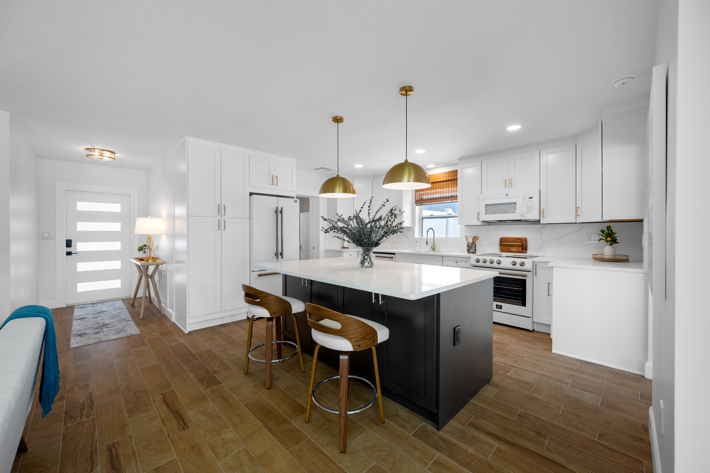 St Petersburg, Florida, 33707, United States, 3 Bedrooms Bedrooms, ,2 BathroomsBathrooms,Residential,For Sale,2034838