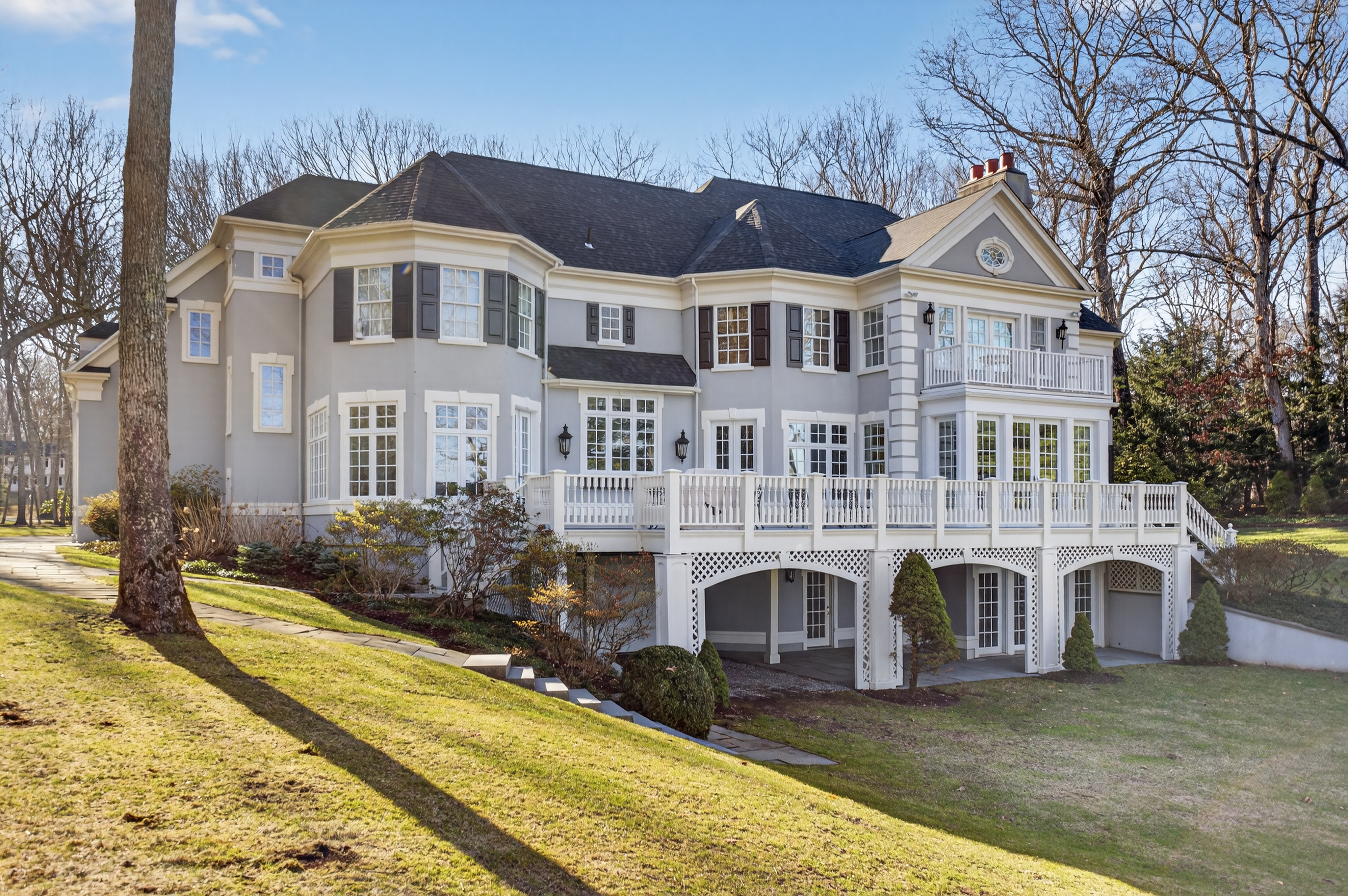  Riverside Elegance Meets Neoclassical Grandeur - 物件實景