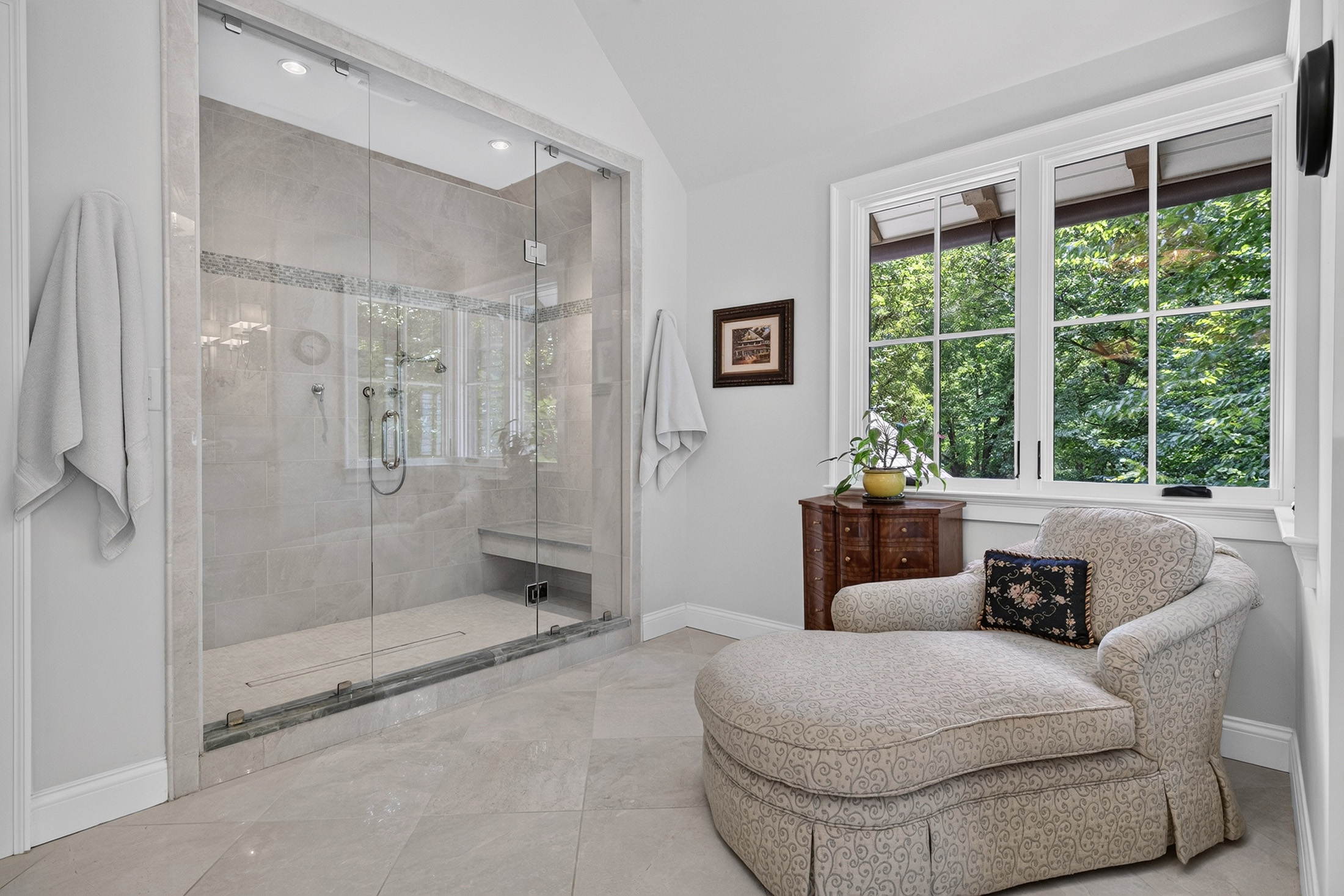  Exceptional Custom Residence Nestled on Private Wooded Lot in Chastain Park - 物件實景